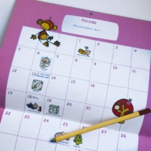 Ideaal kraamcadeau – de babykalender met stickers
